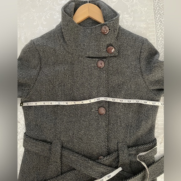 Gray wool long coat in size Medium - Picture 7 of 10